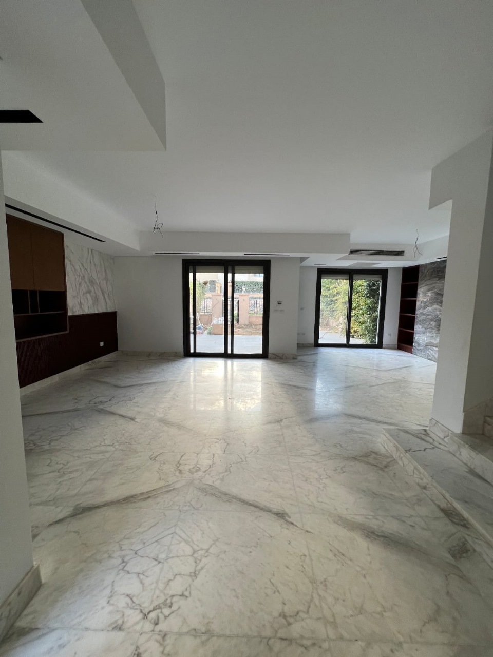 شفه اول صف علي البحيره في ميفيدا للبيع 3 غرف