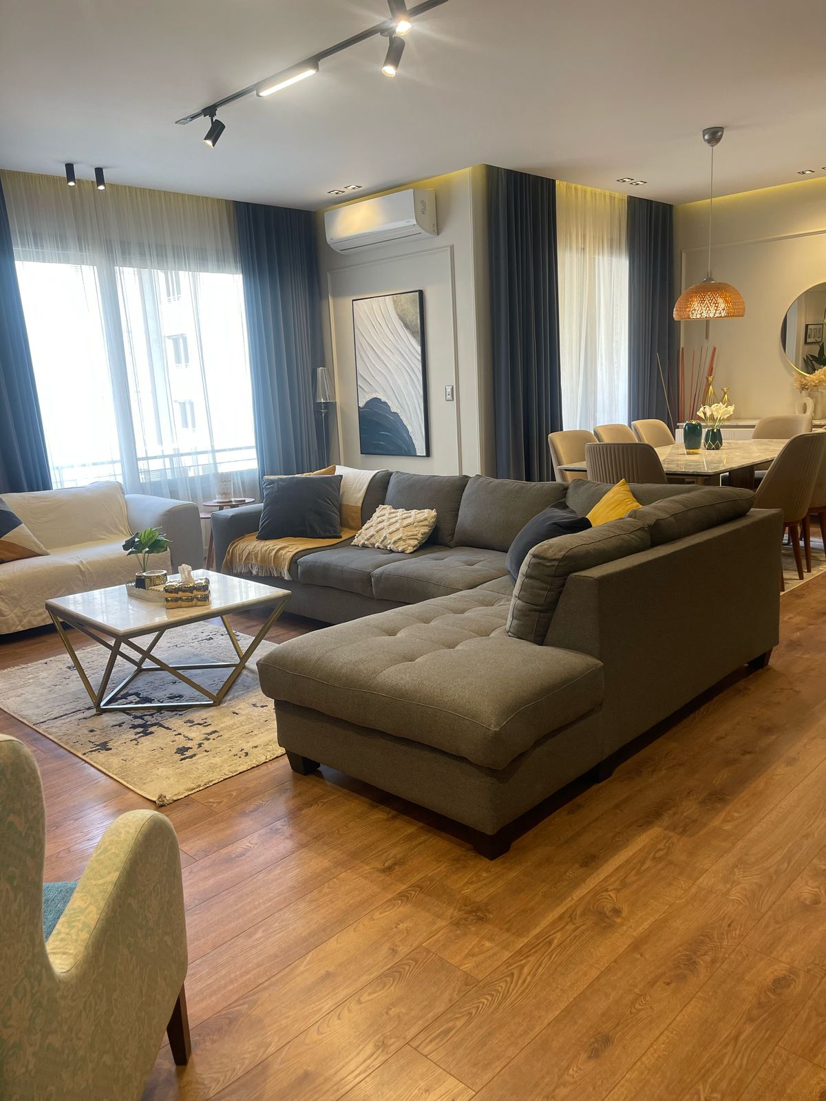 شقة 2غرفتين للبيع في كمبوند فيلدج جيت