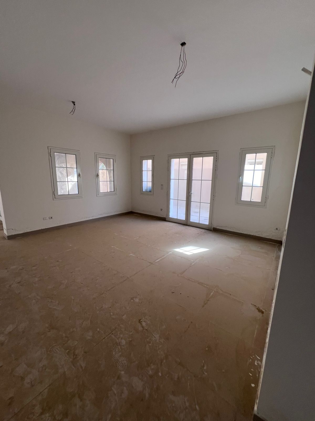 أقل من سعر السوق | فيلا متشطبه للبيع  |هايد بارك