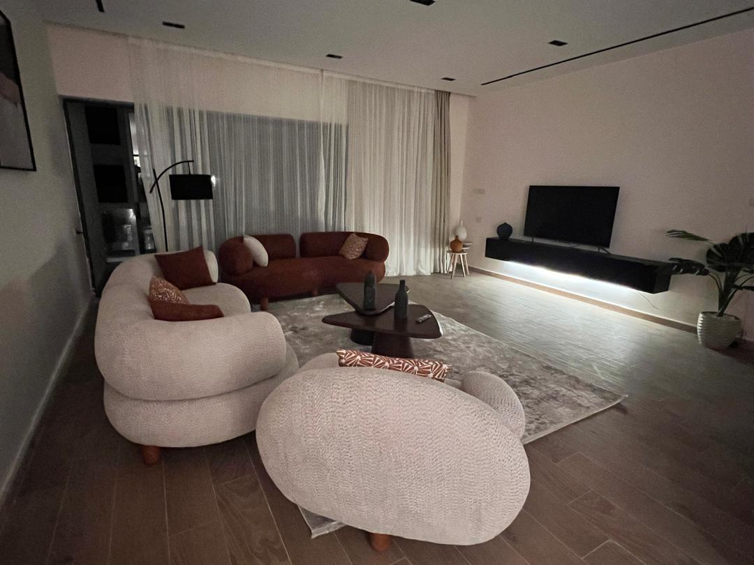 شقة مفروشة بالكامل للإيجار في ليك فيو ريزيدنس