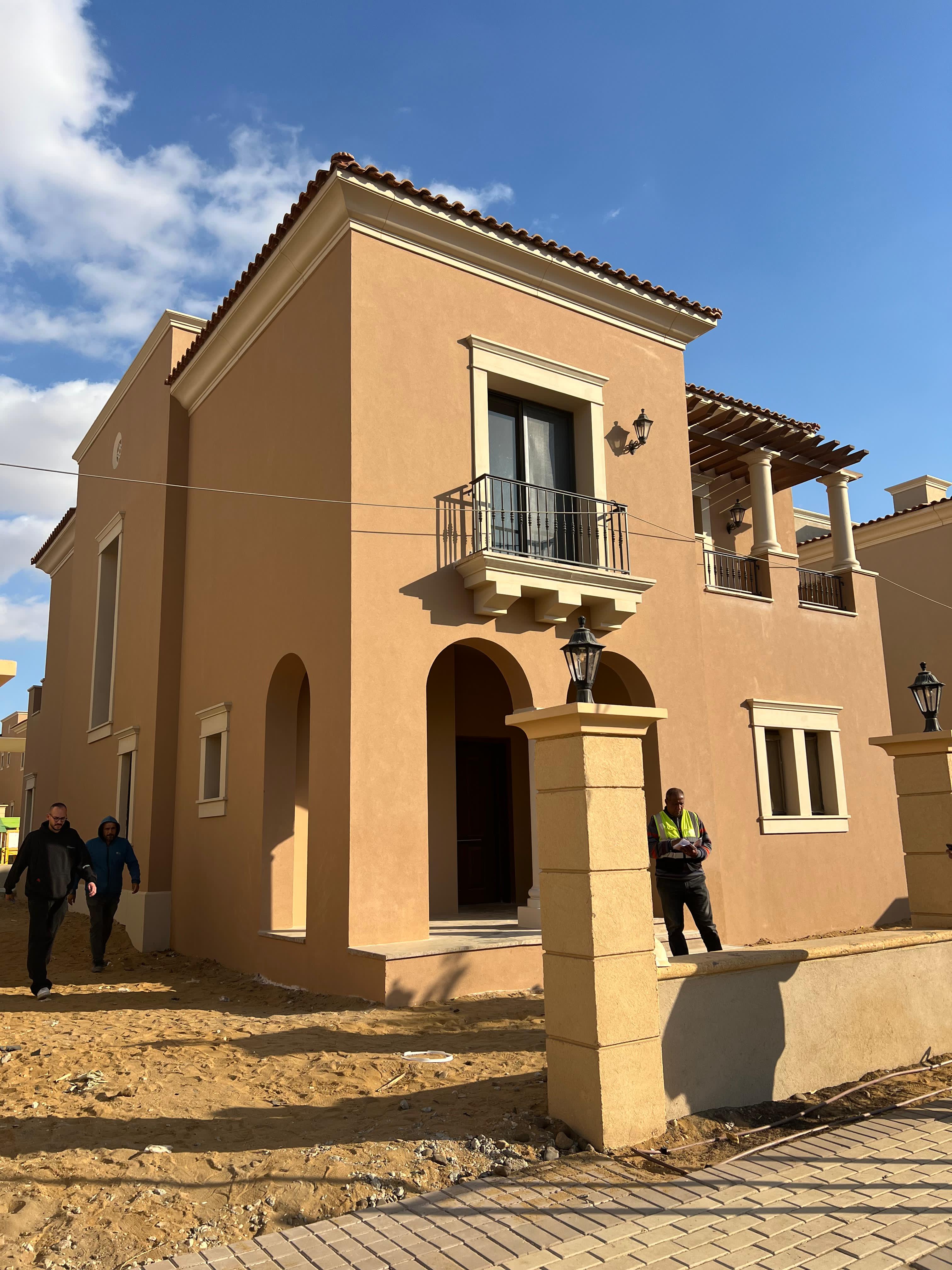 فيلا 4 غرف نوم جاهزه للإستلام وعلى فيو - سيتي جيت