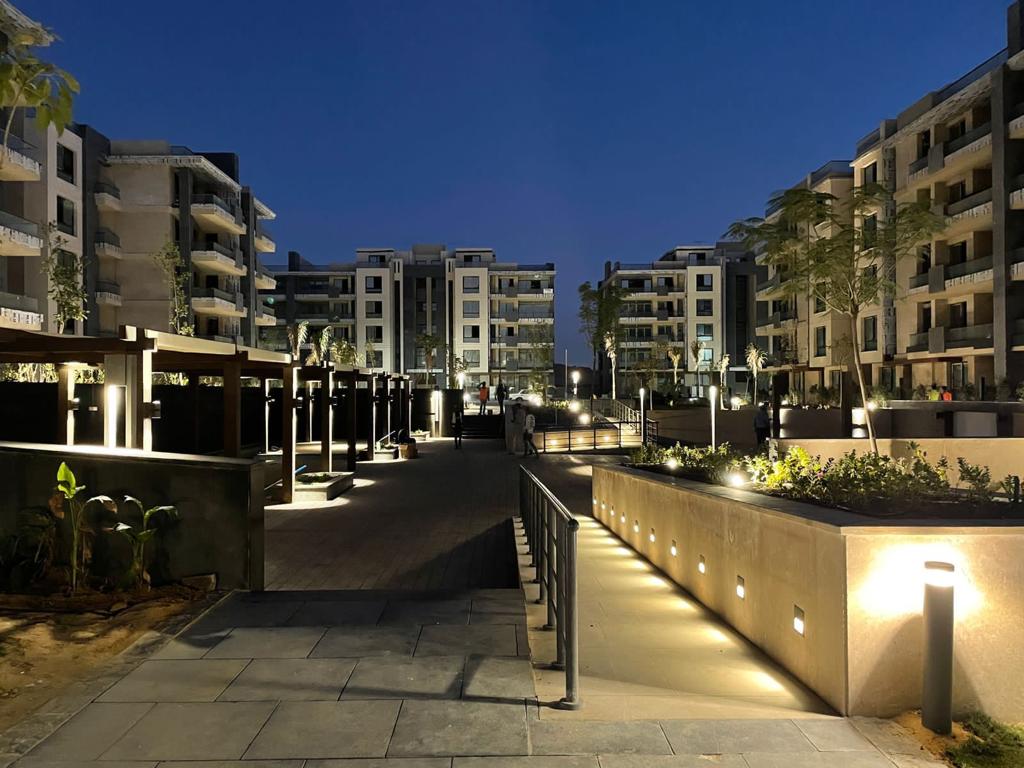 بنتهاوس للبيع في آزاد بإطلالة على البوول