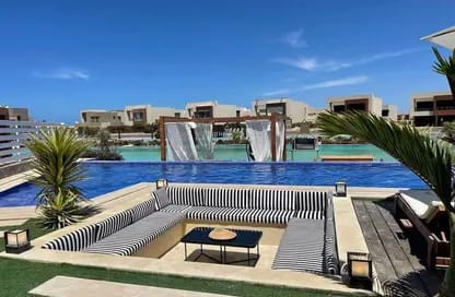 شاليه سوبر لوكس نصف مفروش للبيع في هاسيندا باي