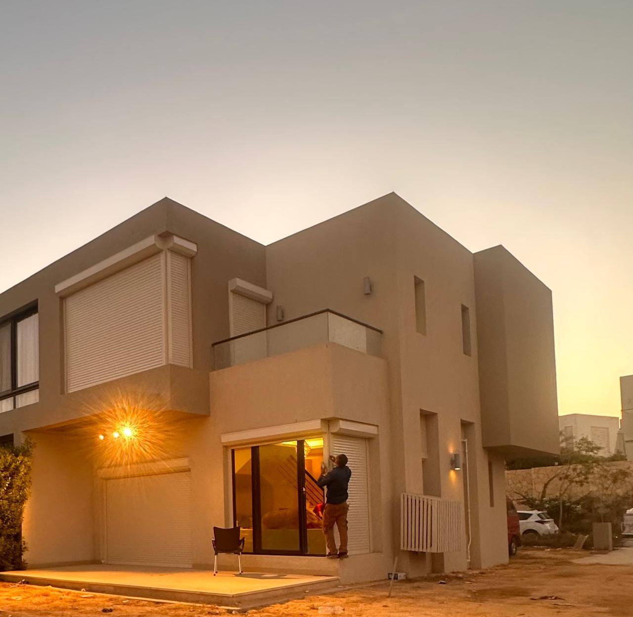 سعر مميز لتوين هاوس 3 غرف مفروش على اللاجوون–أزها