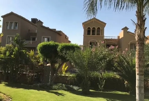 أقل سعر لتوين هاوس في بالم هيلز قطامية