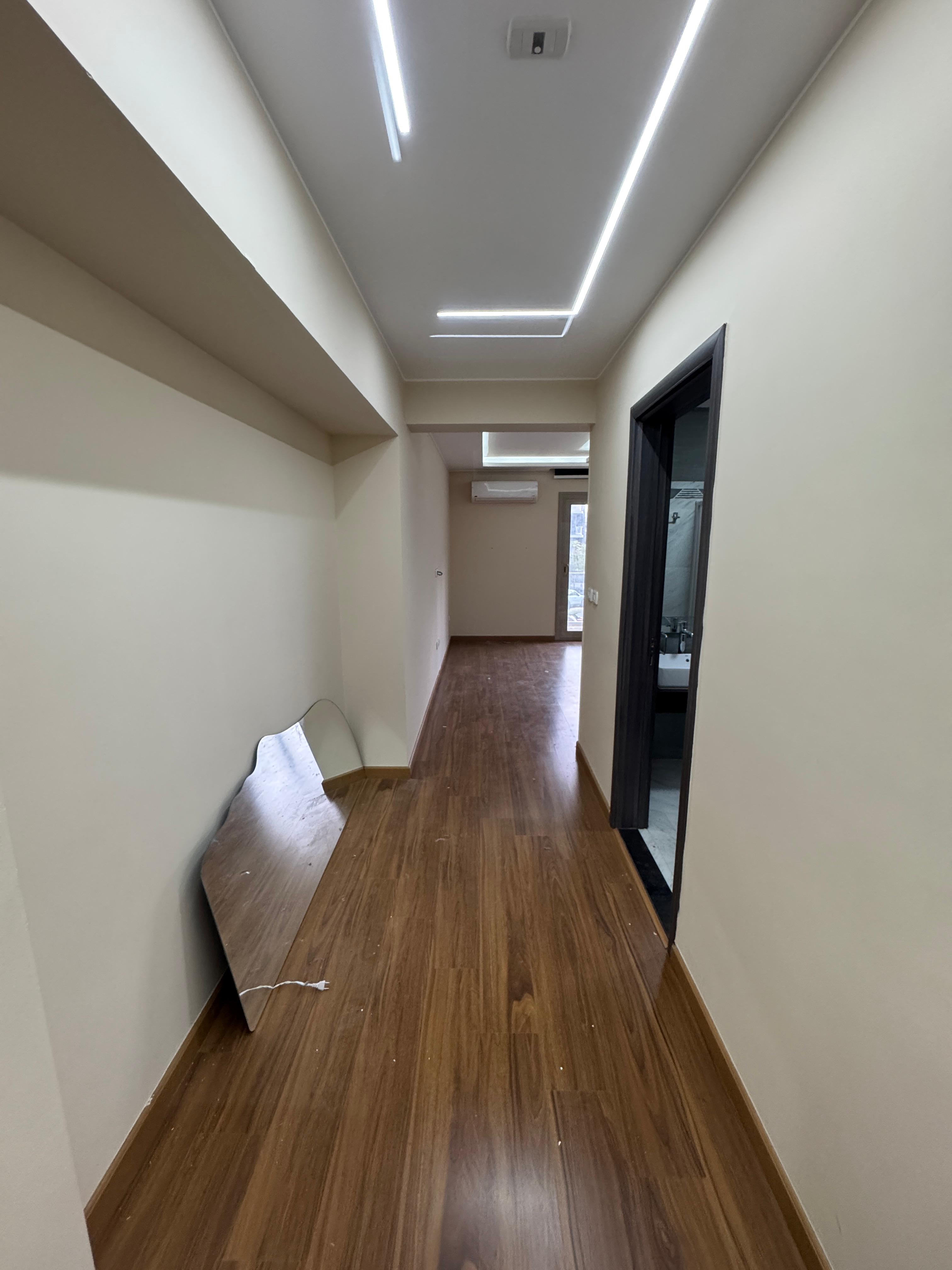 شقة للإيجار في جاليريا مون فالي بمطبخ مجهز بالكامل