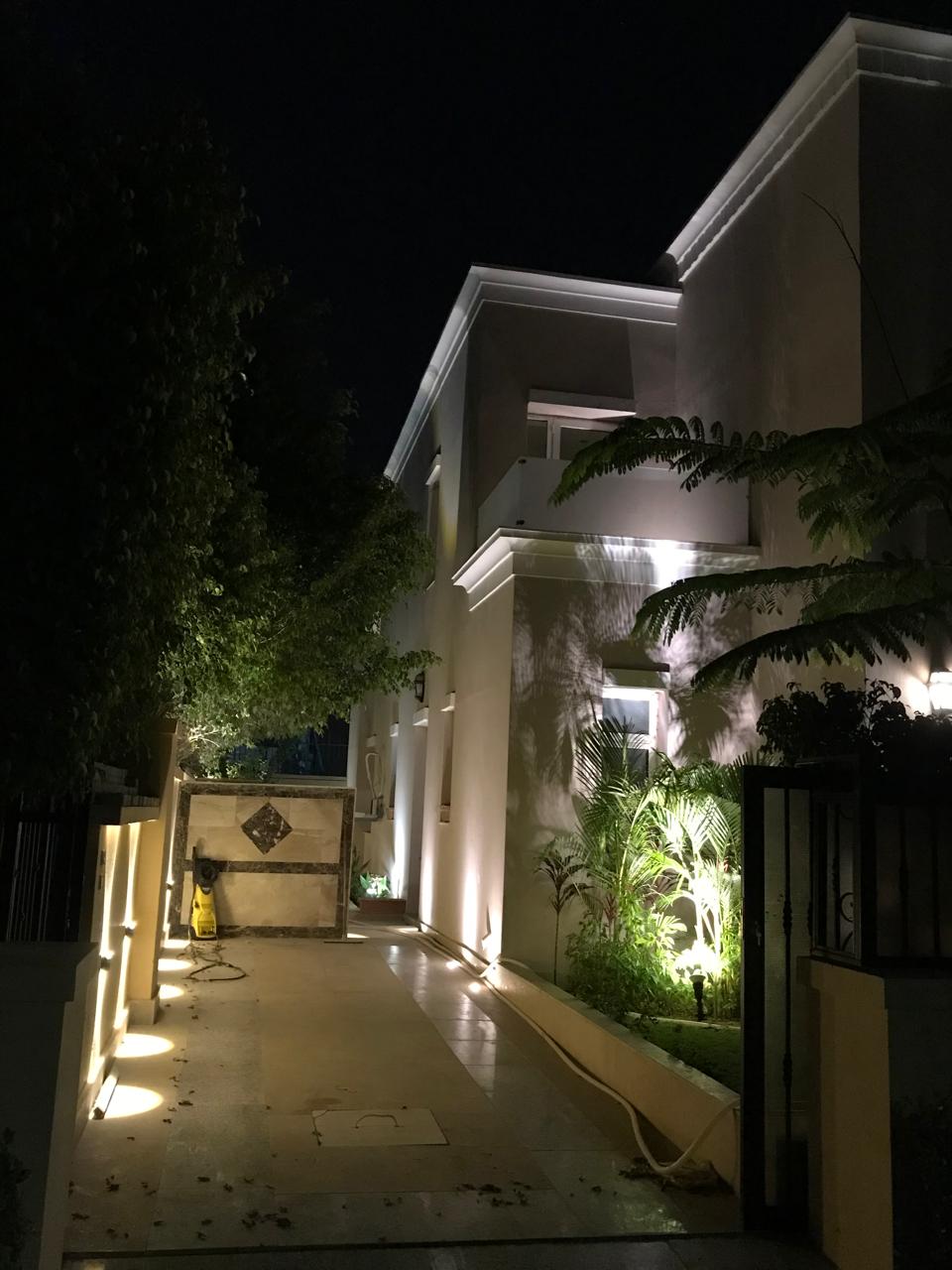 فيلا مستقلة للإيجار في ميفيدا - نصف مفروشة