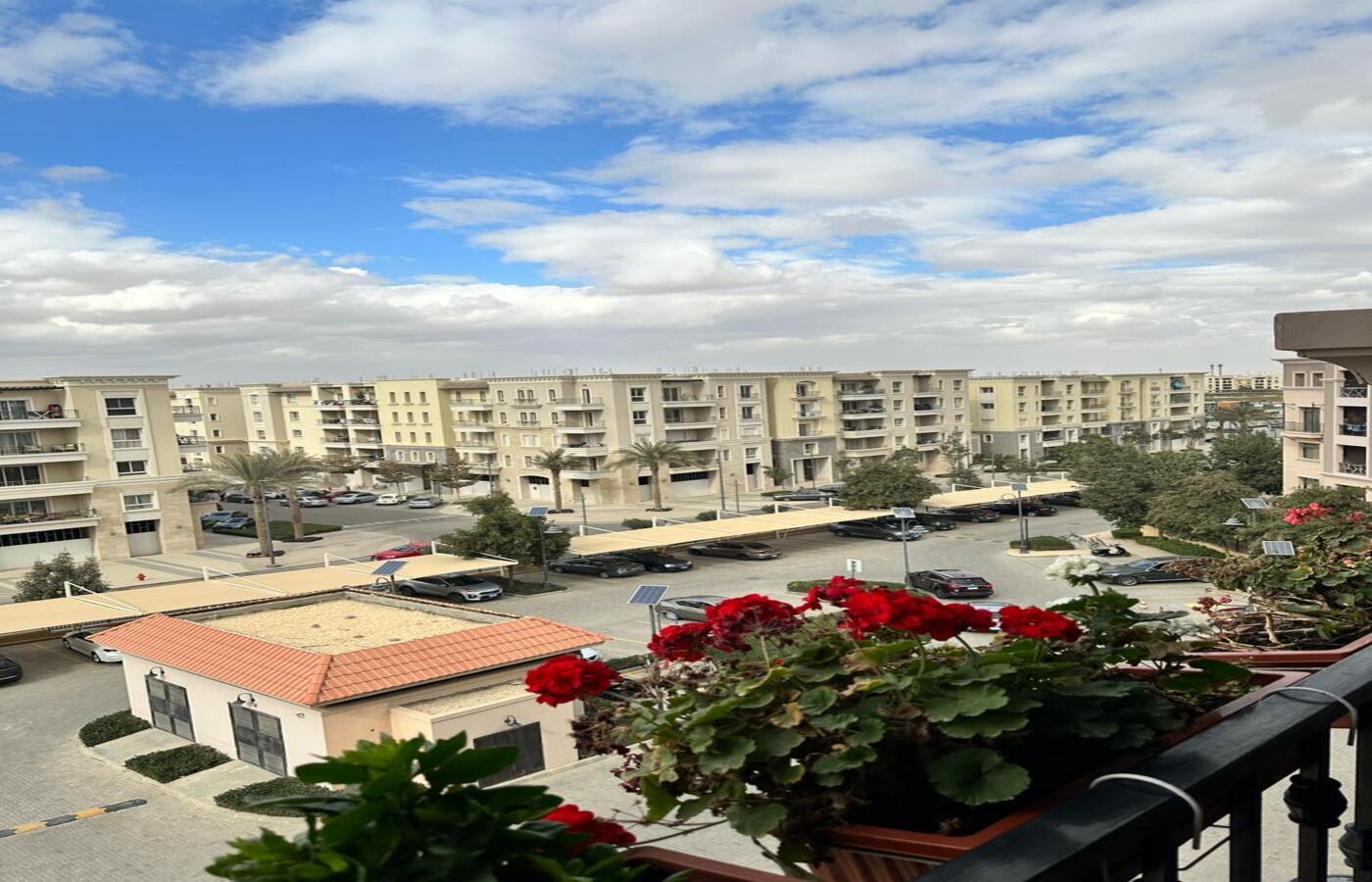 شقة غرفتين للايجار المفروش مودرن في كمبوند ميفيدا