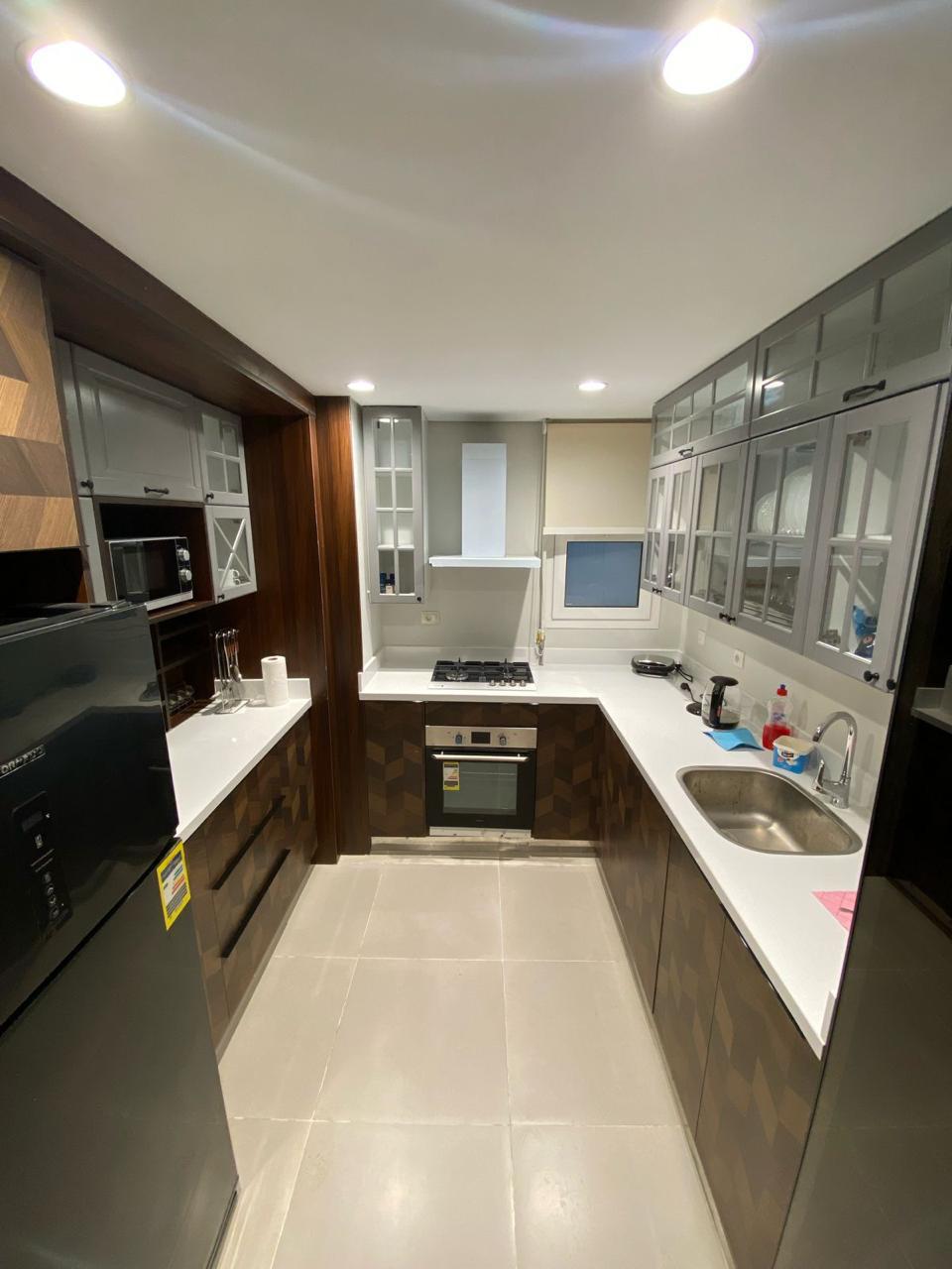 شقة رائعة مفروشة بالكامل للإيجار في كمبوند ميفيدا