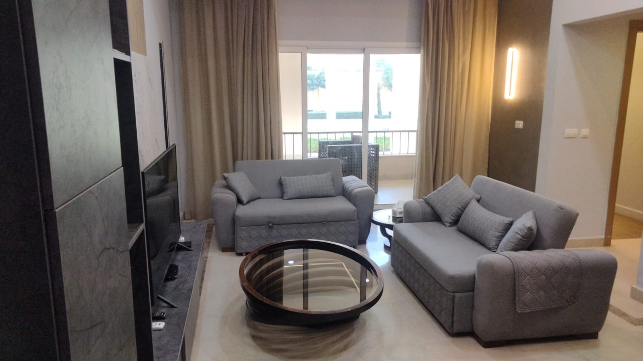 ستوديو للايجار المفروش مودرن في كمبوند ميفيدا