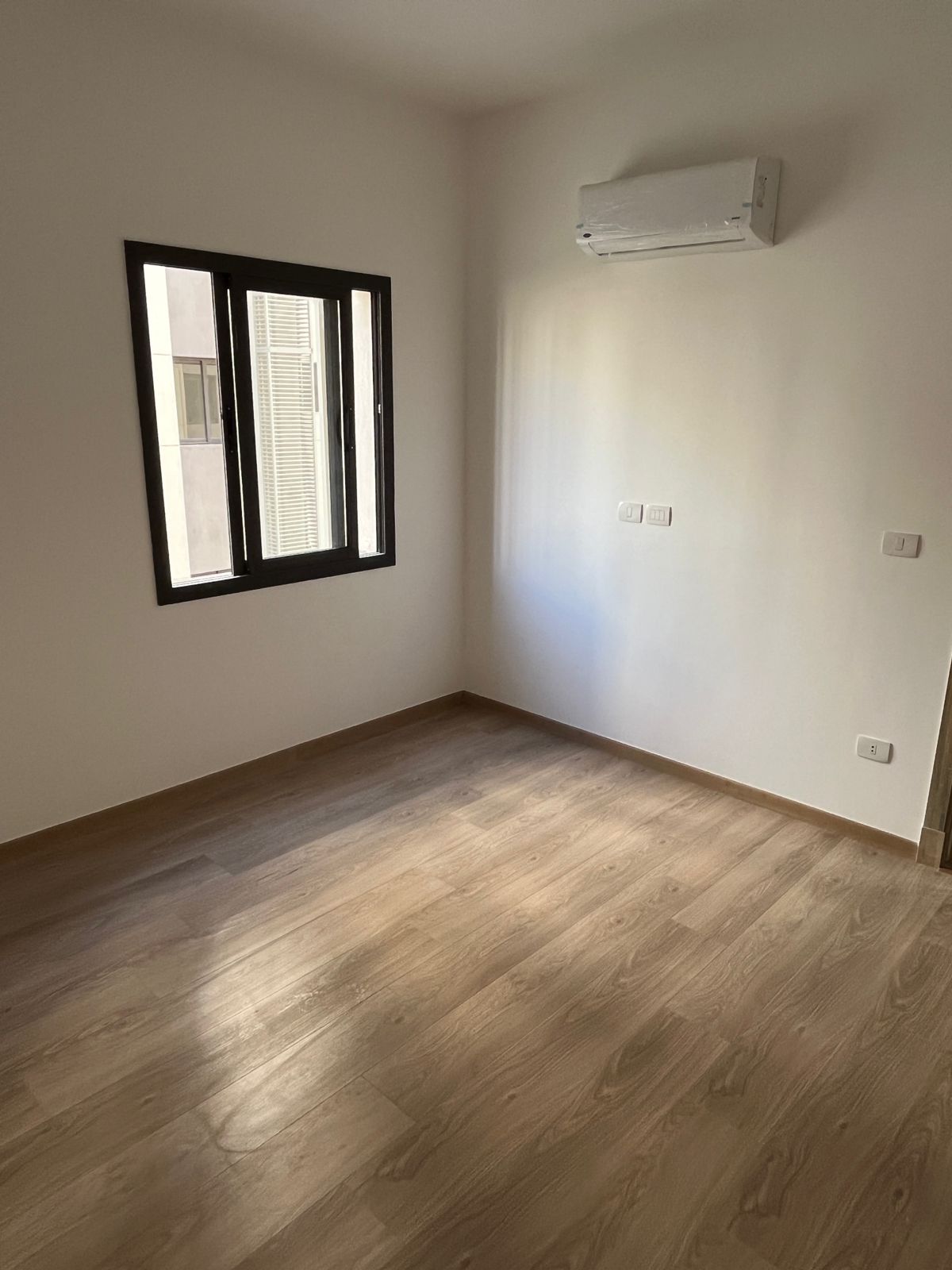 semi furnished apartment in prime location in HP