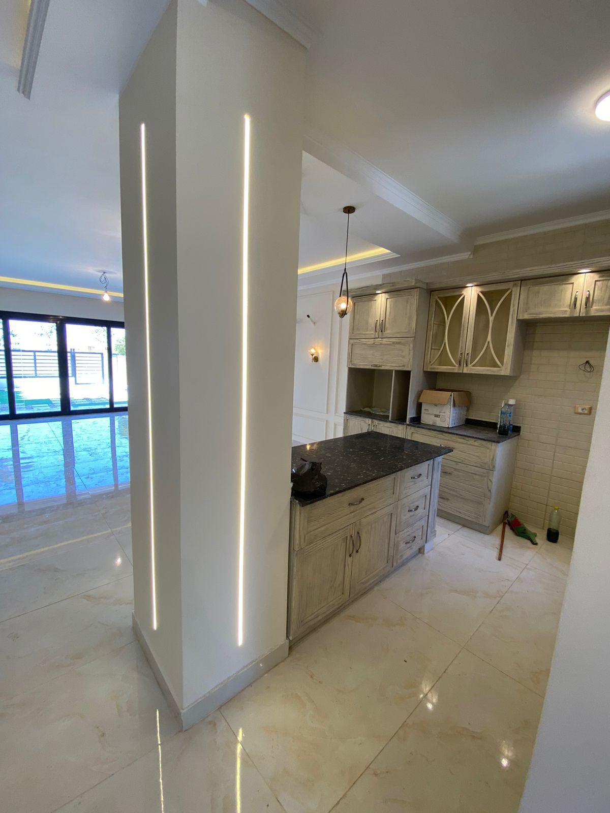 تاون هاوس نصف مفروش للإيجار في هايد بارك .