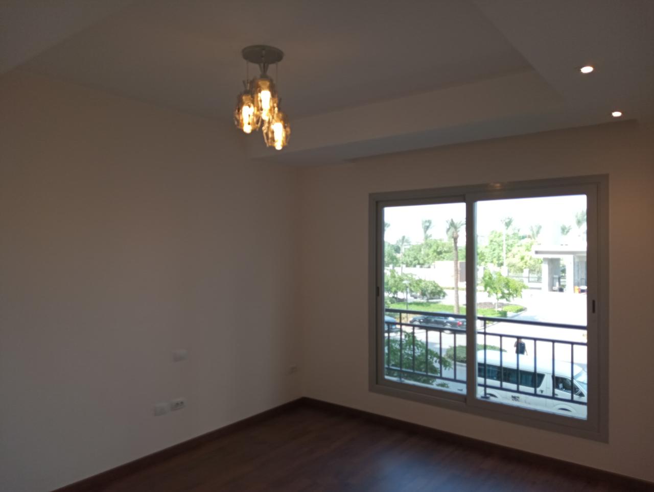 شقة نص مفروشة للإيجارفي كمبوند كايرو فيستفال سيتي