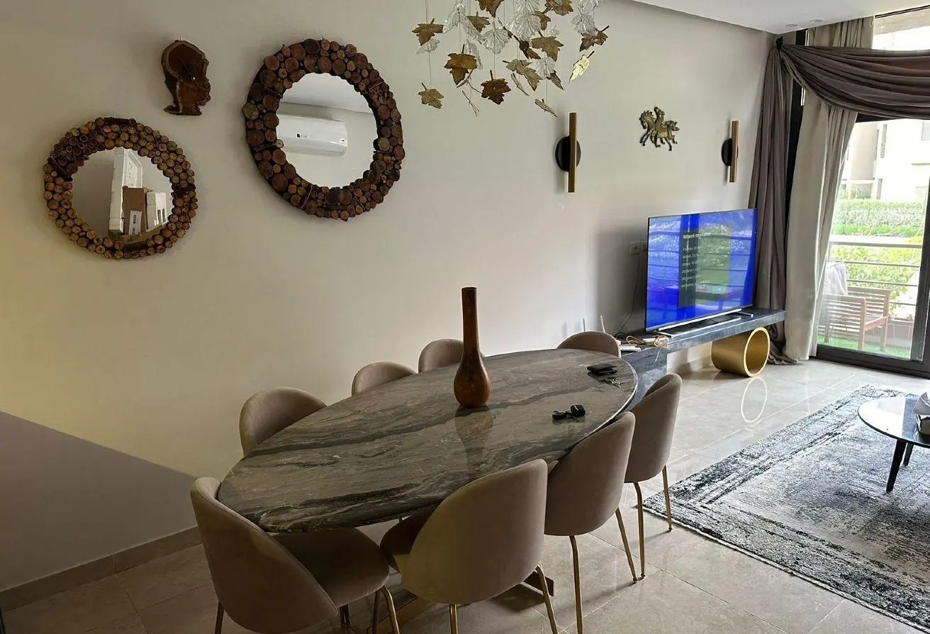 شقة 3غرف للايجار في كمبوند المراسم فرش مودرن