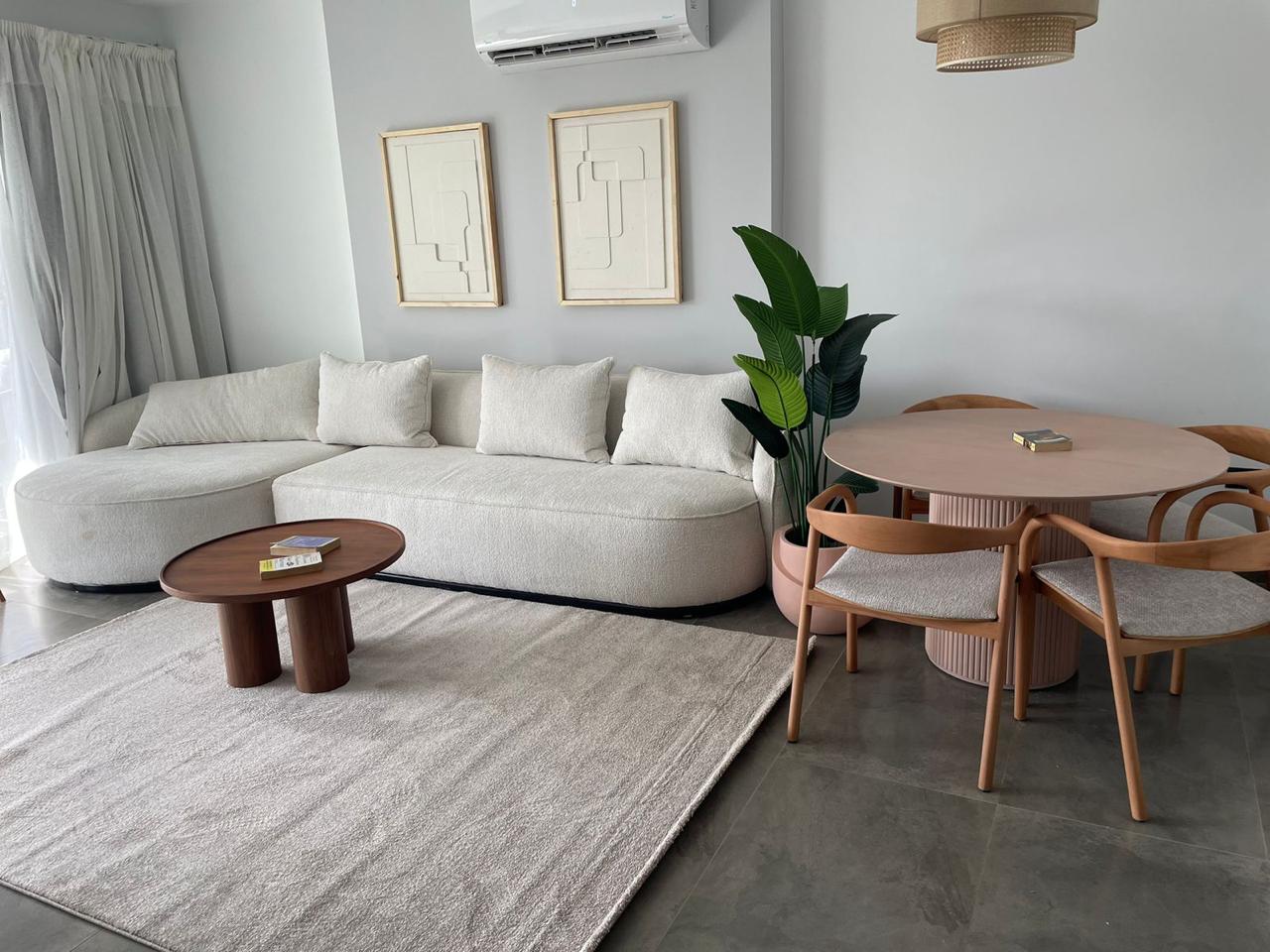 شقة مفروشة مودرن للايجار في كمبوند ليك فيو