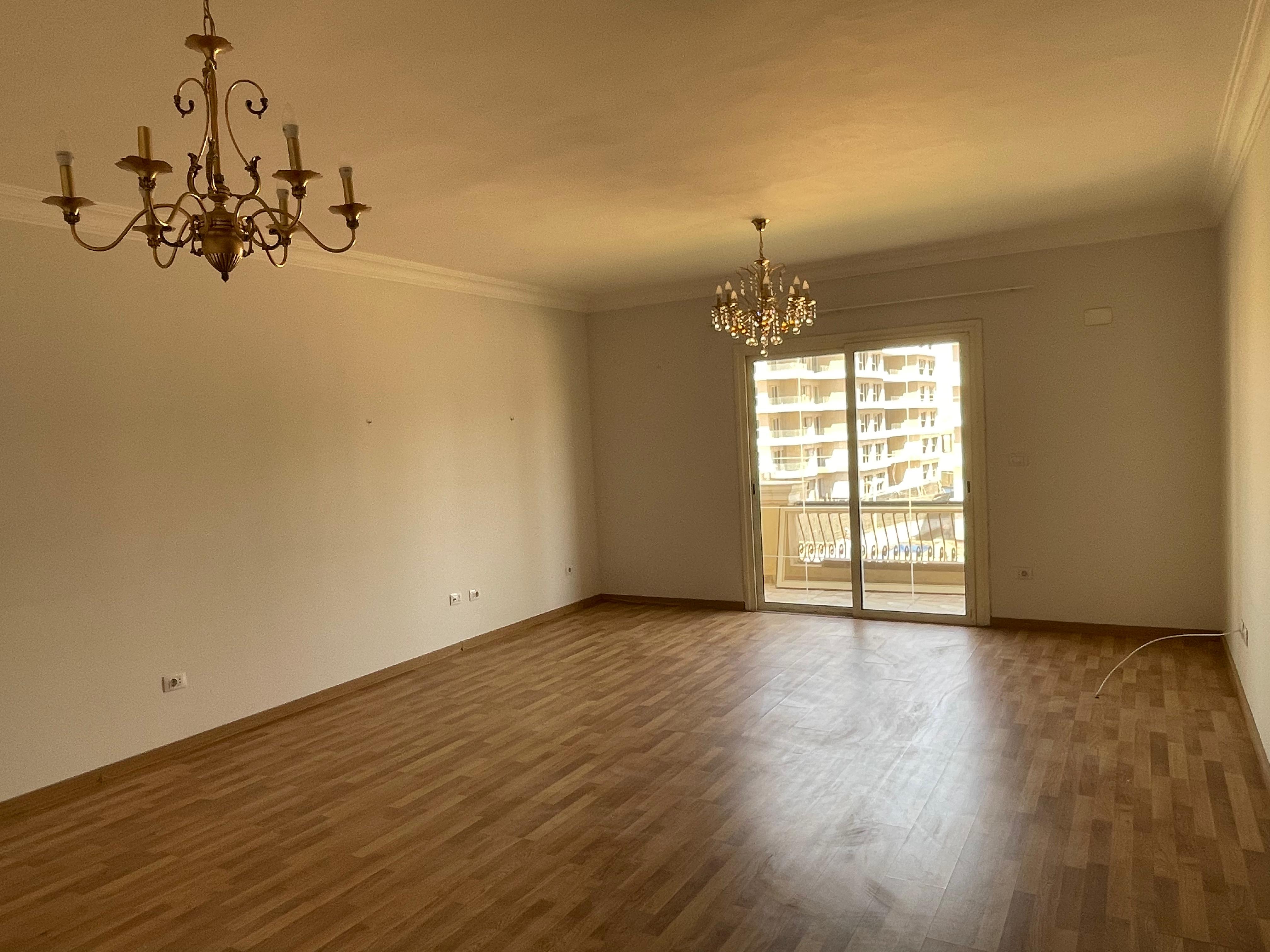 شقة نصف مفروشة مع الأجهزة للإيجار في ماونتن فيو