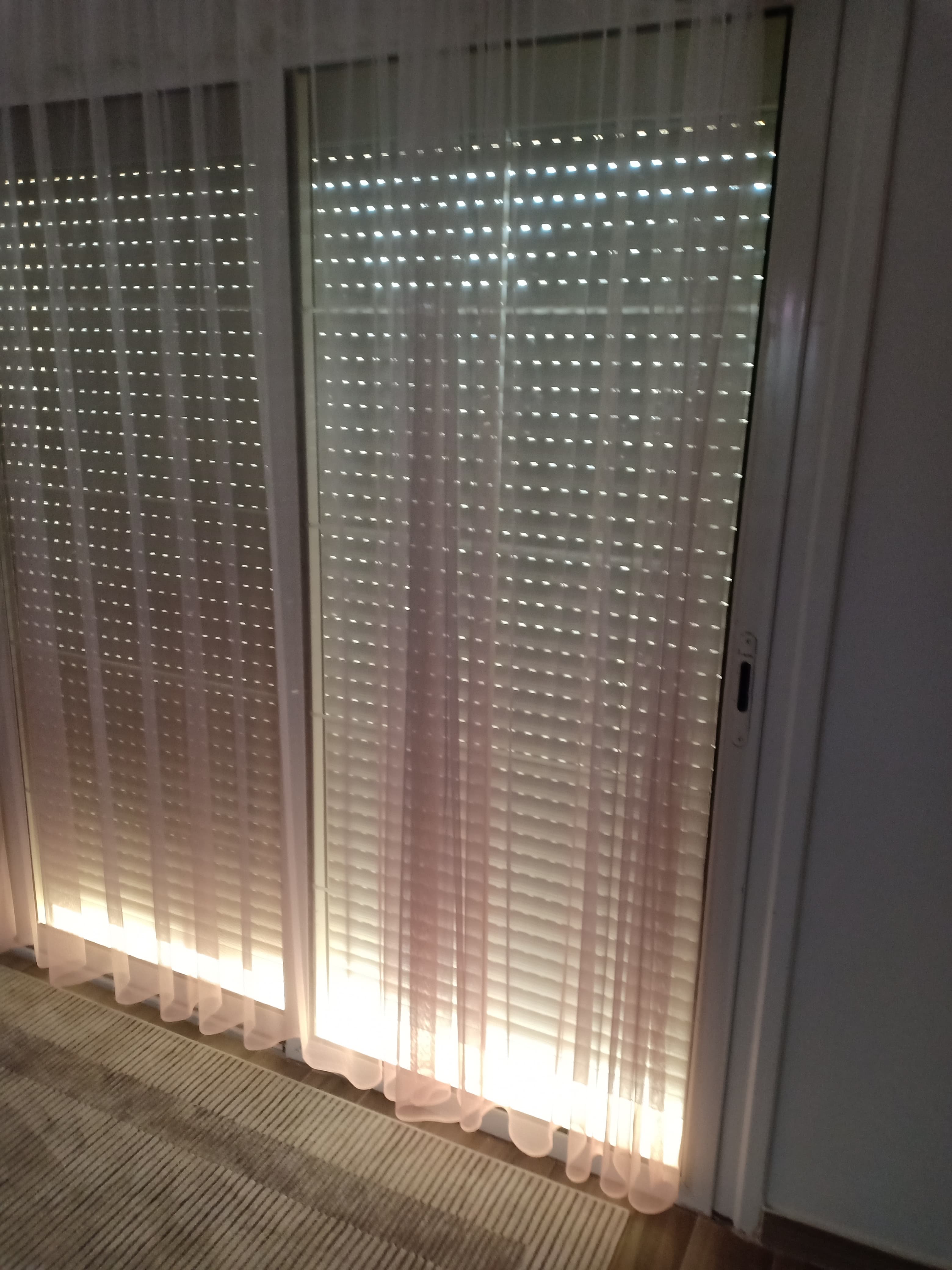 شقة نصف مفروشة للإيجار لأول مرة في ماونتن فيو هايد