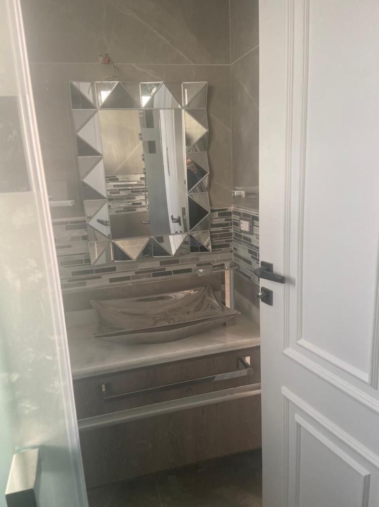 شقة نصف مفروشة للإيجار في ماونتن فيو هايد بارك