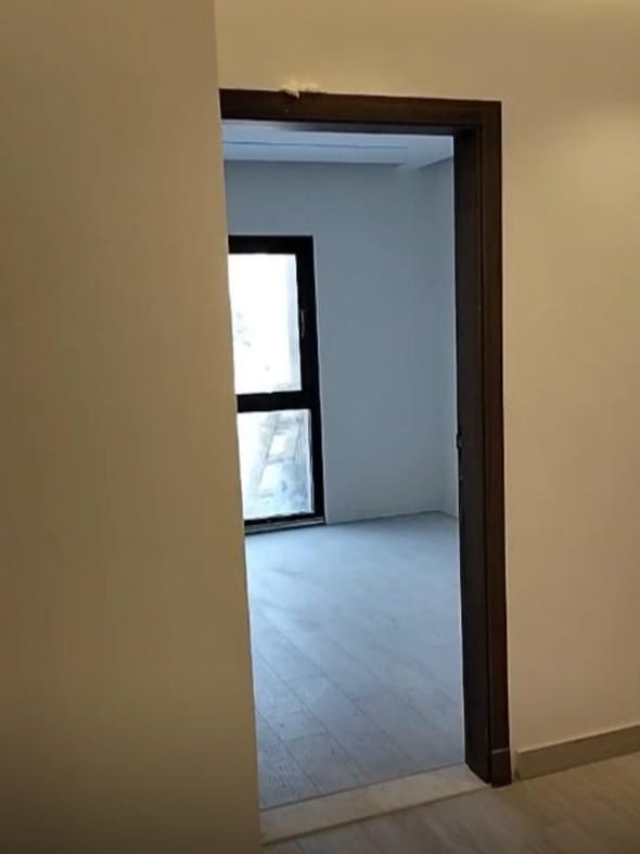 شقة نصف مفروشة للإيجار في الدور الأرضي في فيليت