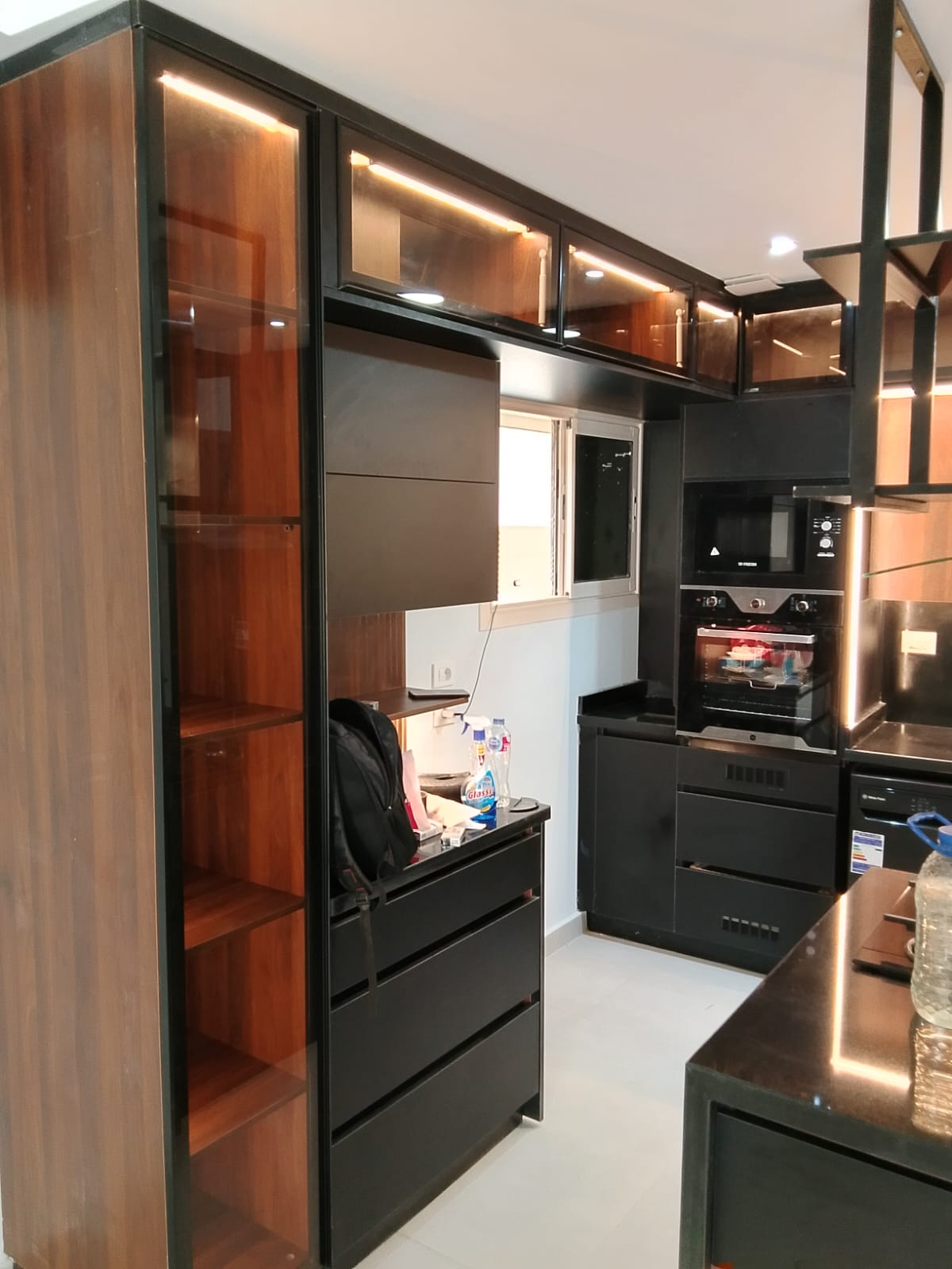 شقة بجاردن للايجار (مطبخ وتكييفات) كمبوند تاج سيتي