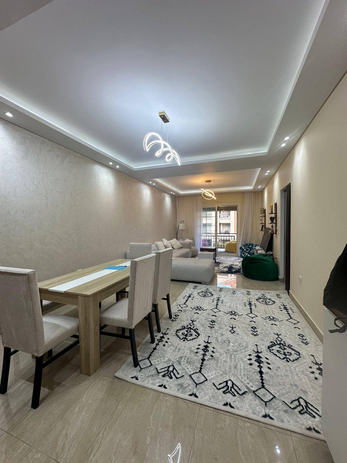 شقة غرفتين مفروش مودرن في كمبوند ريجنتس بارك