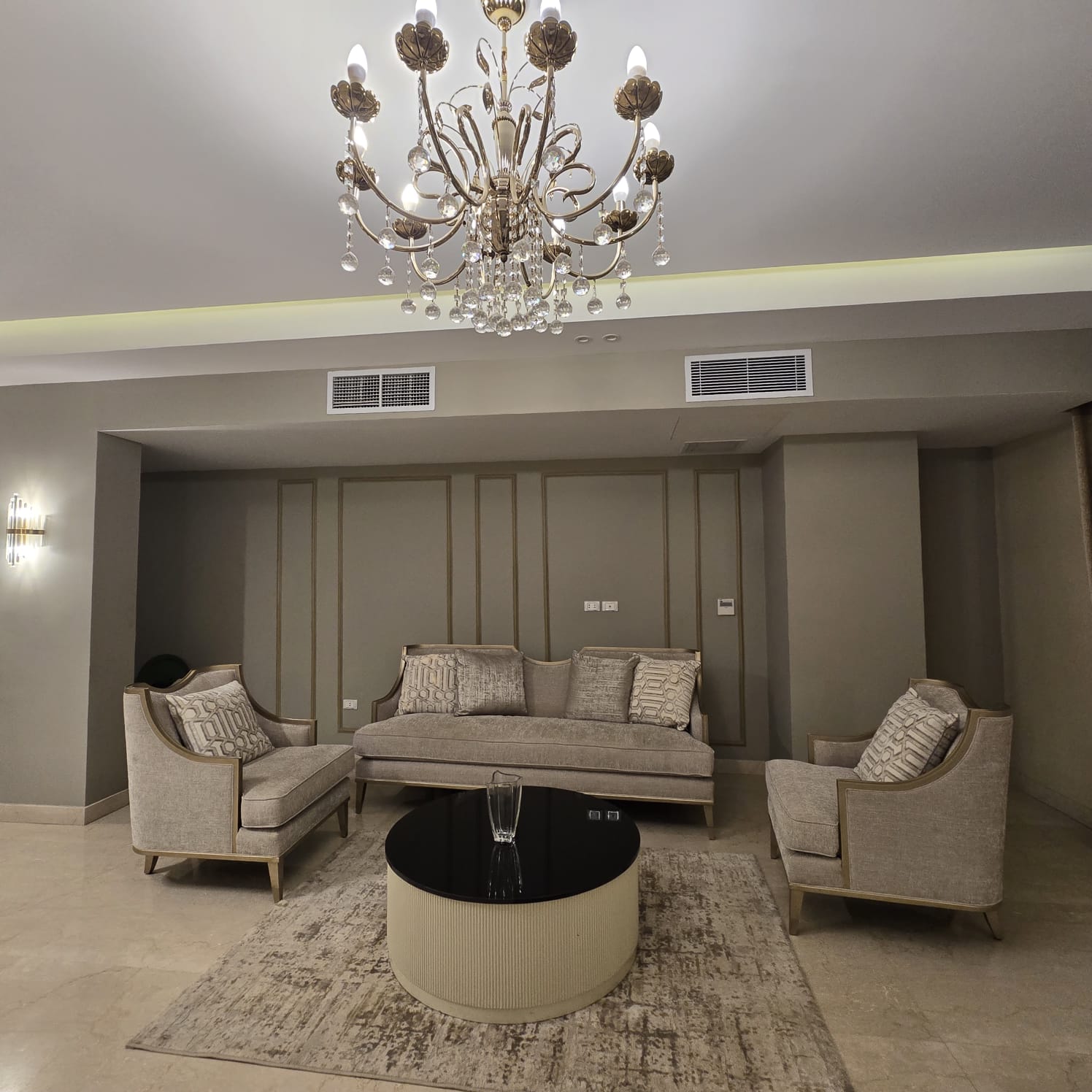 تاون هاوس كورنر للإيجار -كمبوند ليان-التجمع الخامس