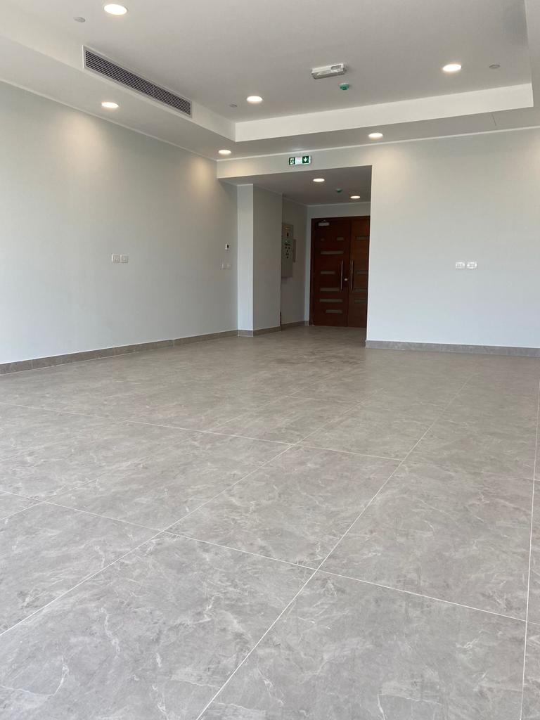 مكتب للإيجار 95 متر في ميفيدا، تشطيب كامل