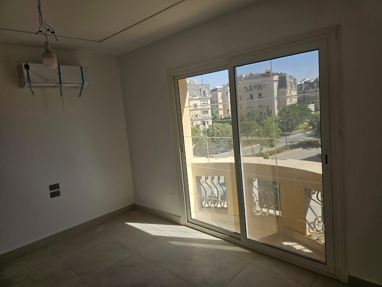 شقة نصف مفروشة للإيجار في ماونتن فيو هايد بارك