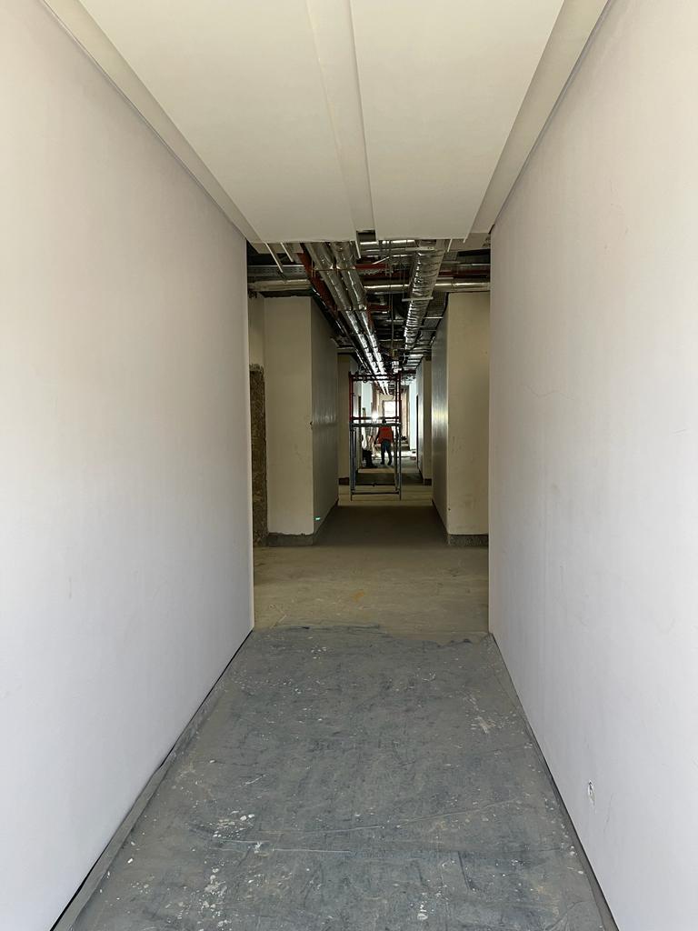 مكتب نصف تشطيب للإيجار في ميفيدا - ماي بارك