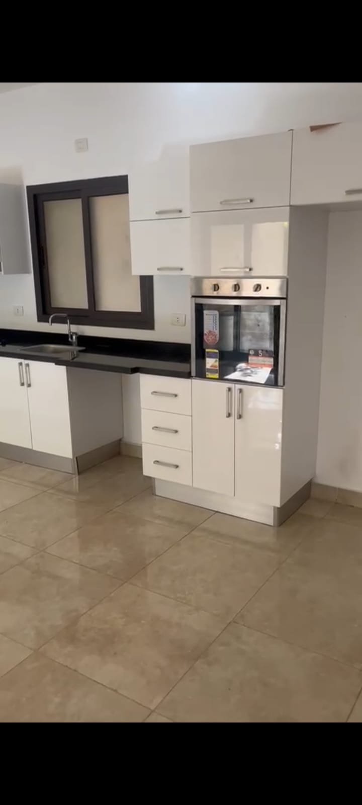 شقة للبيع بأقل من سعر السوق مع جاردن في المراسم