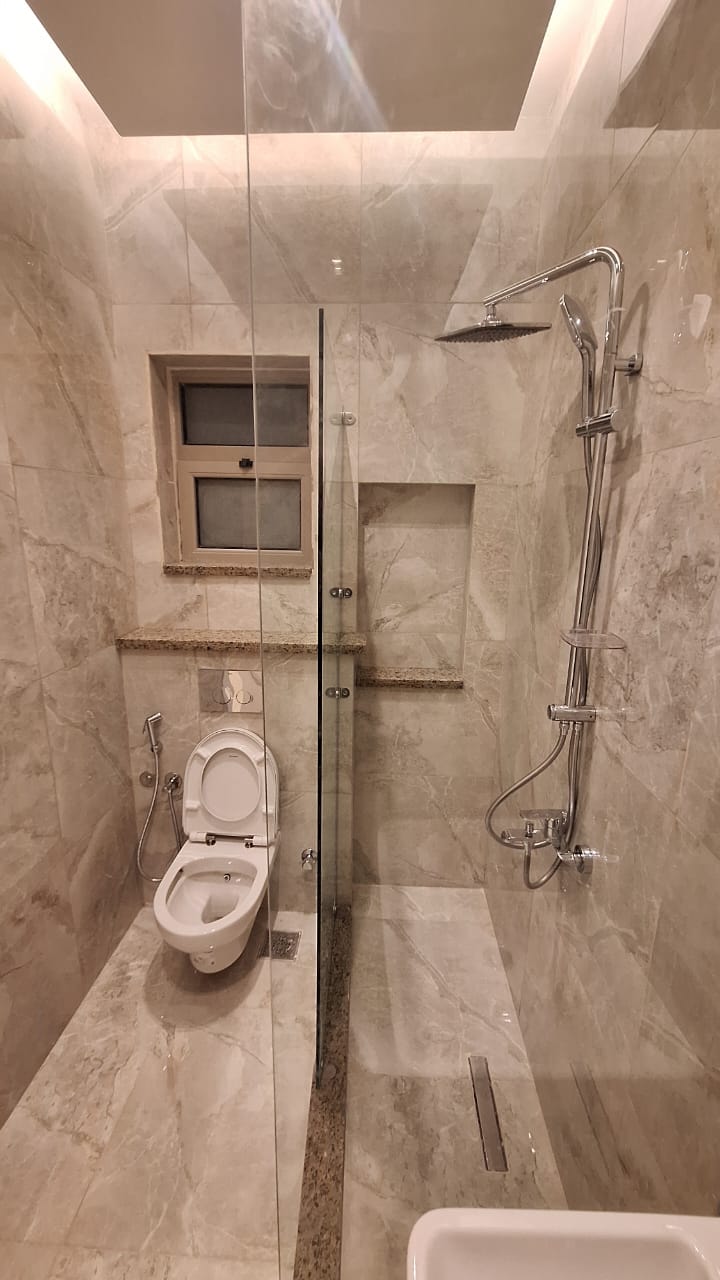 شقة للإيجار في جاليريا بالمطبخ - وتكييفات