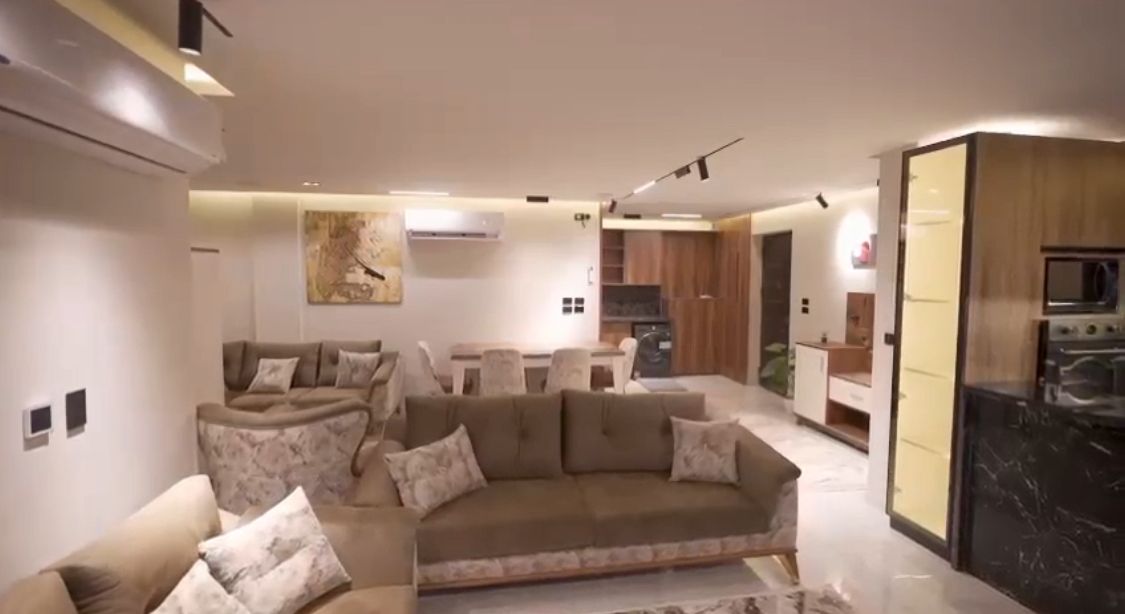 شقة  مفروشة بالكامل 150 متر للإيجار في آزاد