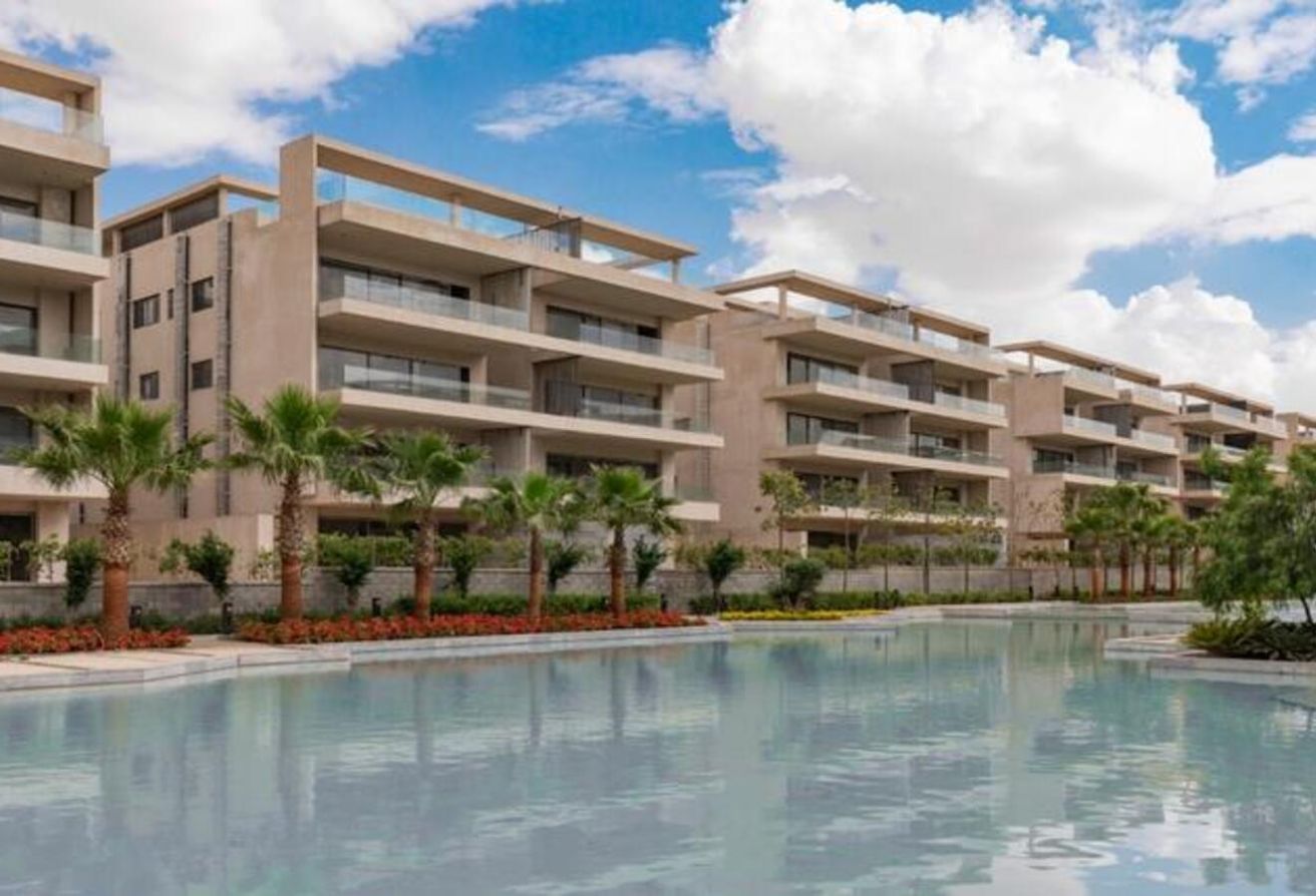 ارضى بجاردن مفروشة بالكامل للإيجار ليك فيو ريزيدنس