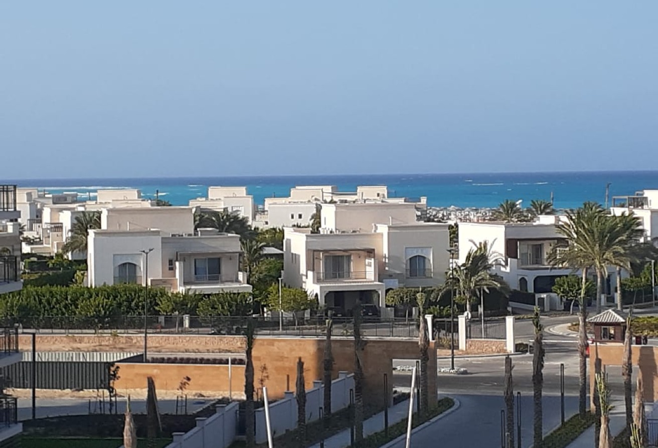 شاليه للبيع -  في مراسي مارينا ريزيدنس - فيو على البحر والبوول