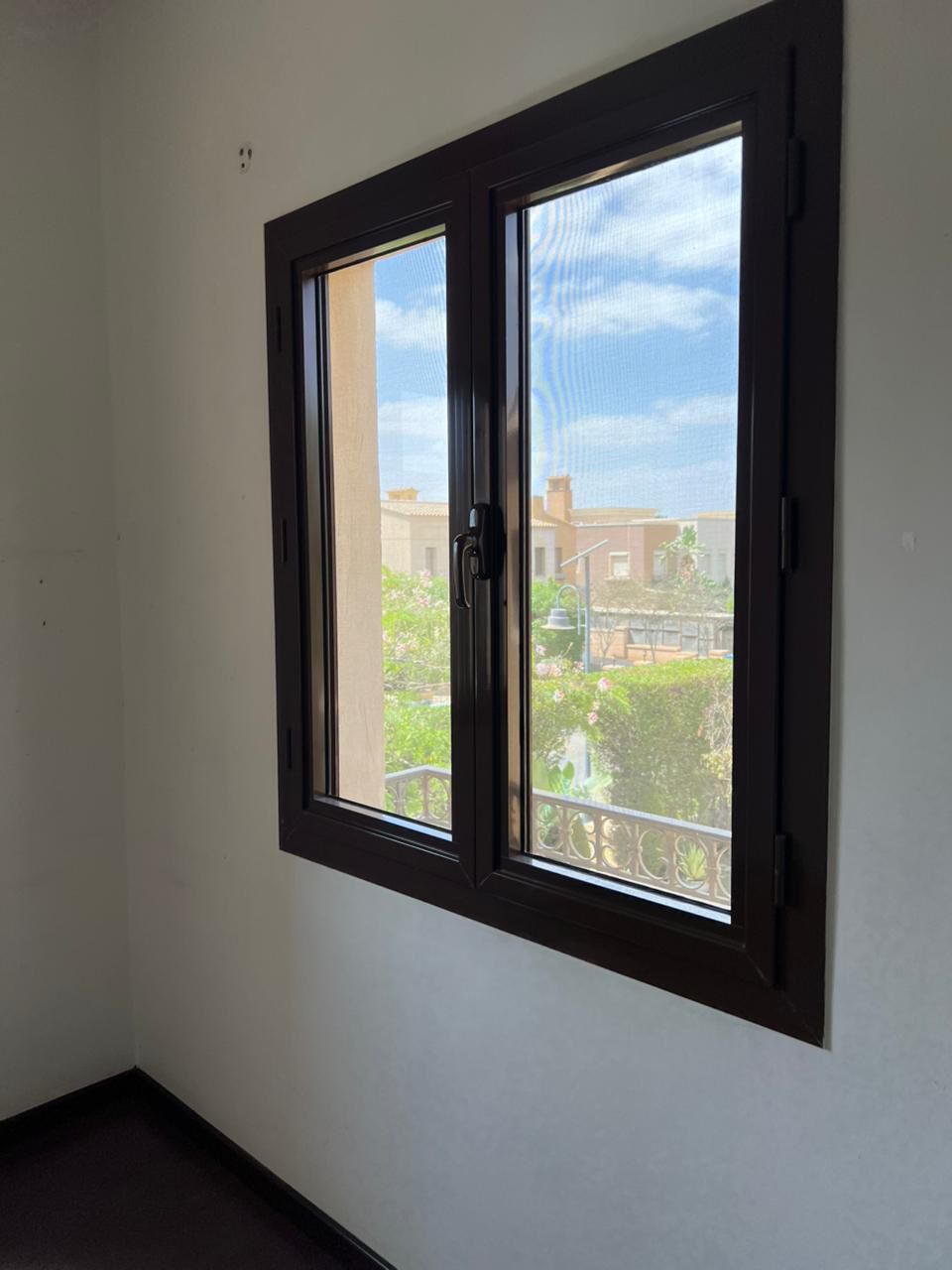 Town house corner For rent 190m in Mivida - Emaar