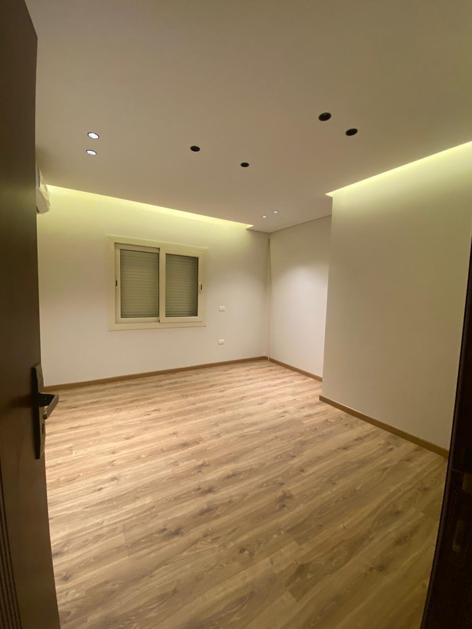 تاون كوادرو للإيجار في كايرو فيستفال بالمطبخ