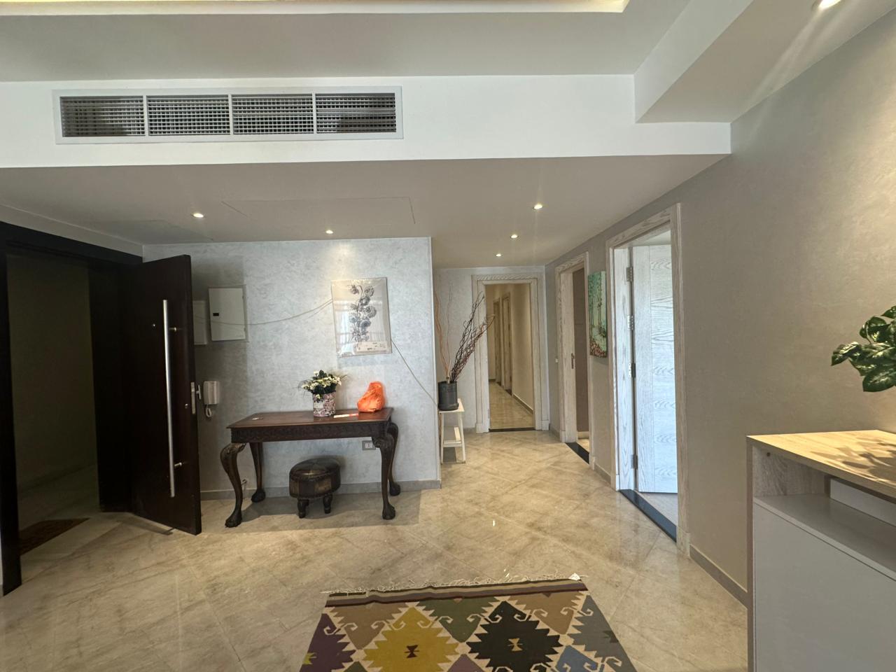 شقة مفروشة للإيجار في كمبوند ليك فيو ريزيدنس