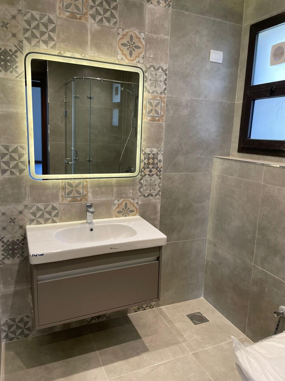 دوبلكس أرضي مع جاردن للإيجار في سوديك إيستاون