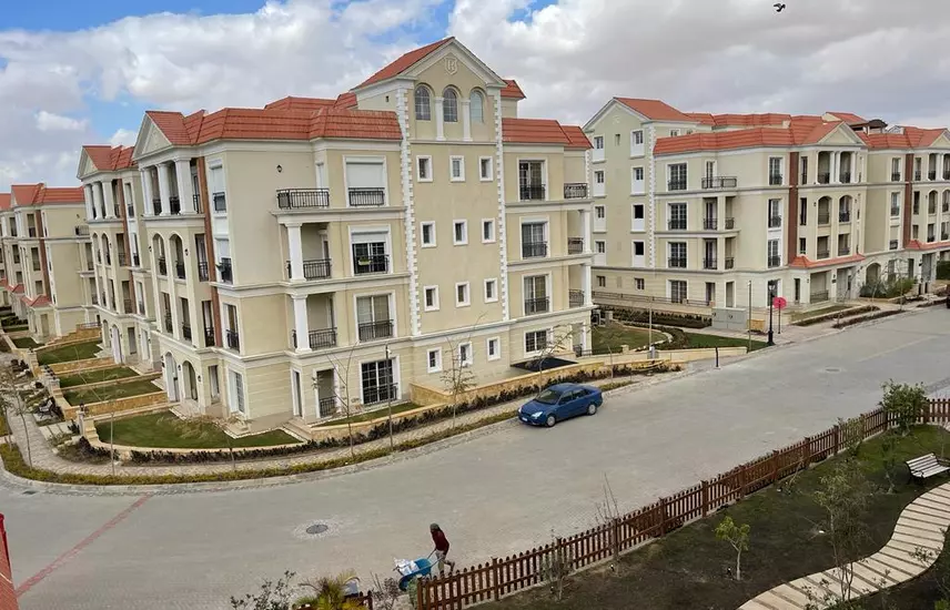 Semi furnished apartment for sale in Regent's Park