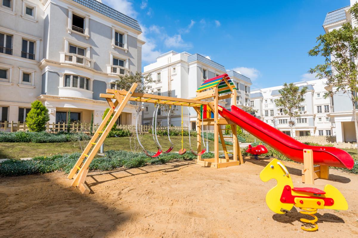 اي فيلا مع حديقة للبيع في مونتن فيو اجزكتف- فيو لاند اسكيب