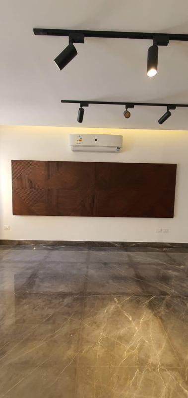 اي فيلا ارضي نص مفروش بتشطيب فاخر في موقع مميز داخل القاهر الجديدة