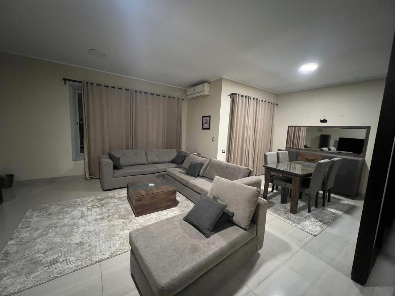 شقة مفروشة للايجار في كمبوند فيلدج جيت