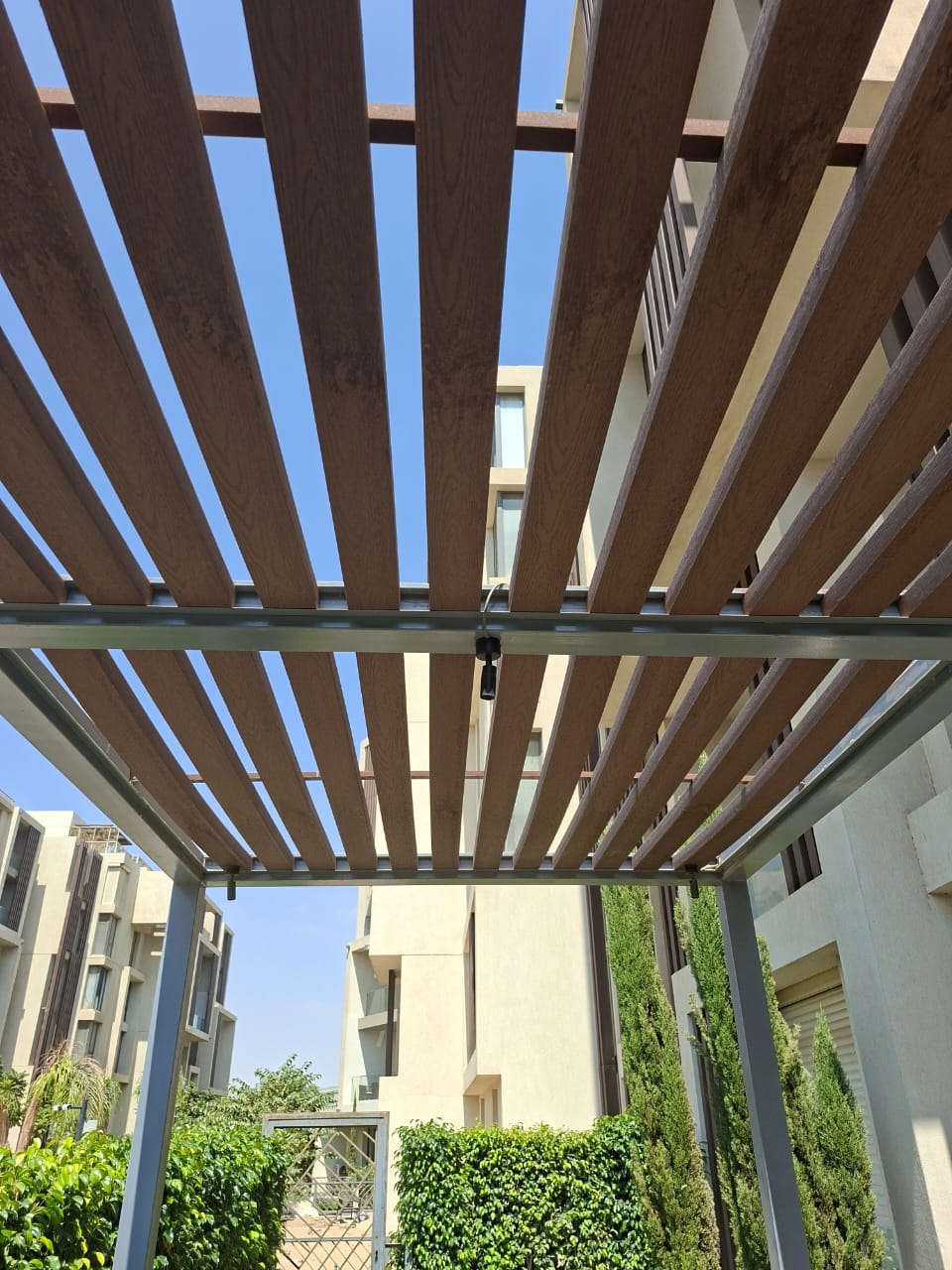 شقة مفروشة فرش مودرن للإيجار في كمبوند إيستاون