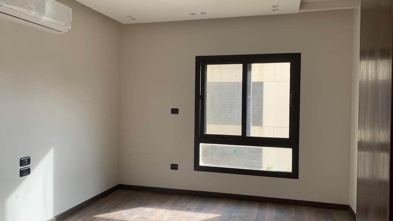 شقة للإيجار في إيست تاون - مطبخ مجهز و تكييفات