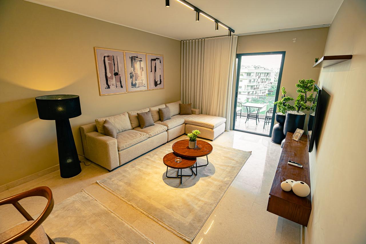 شقة الترا مودرن للايجار المفروش في كمبوند فيليت