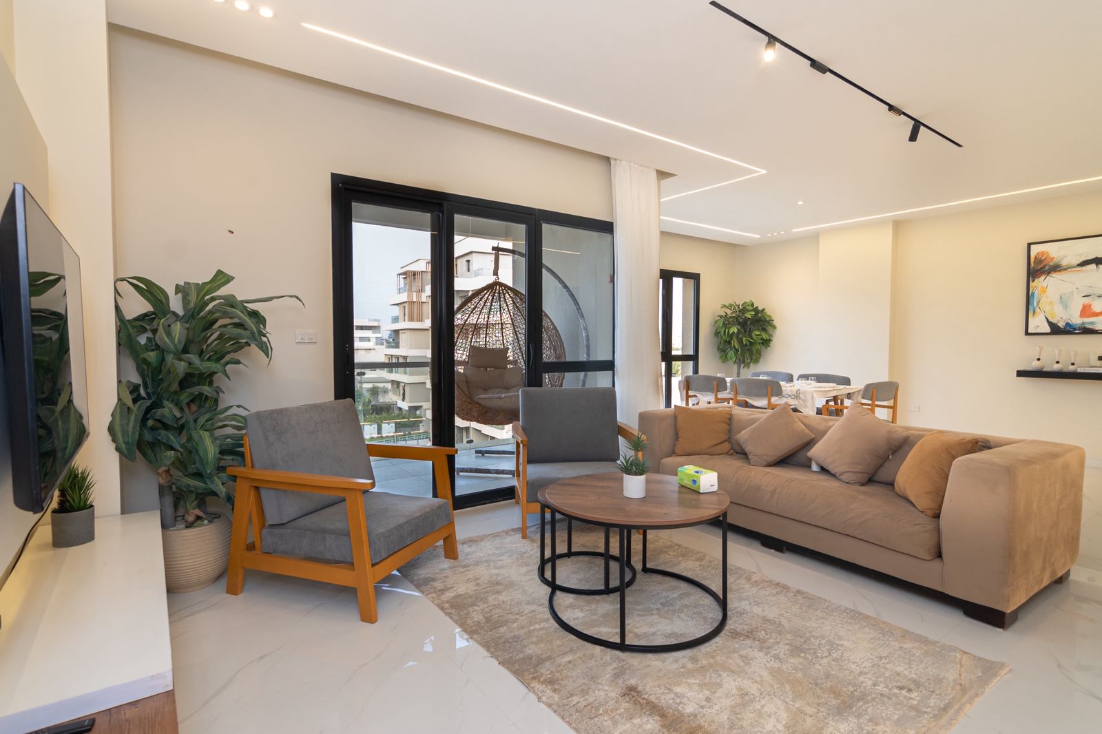 شقة غرفتين فرش الترا مودرن للايجار في فيليت