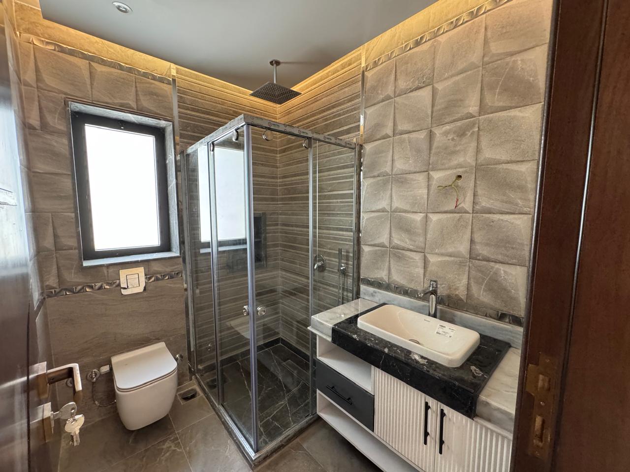 شقة للإيجار في كمبوند ليك فيو  ريزيدنس