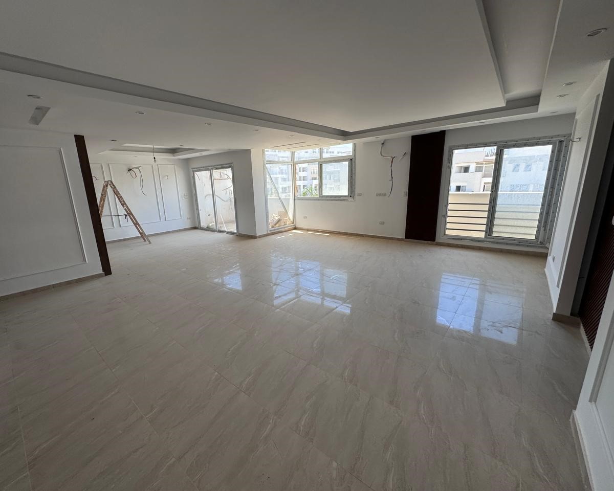 دوبلكس للايجار بالمطبخ والتكييفات في هايد بارك