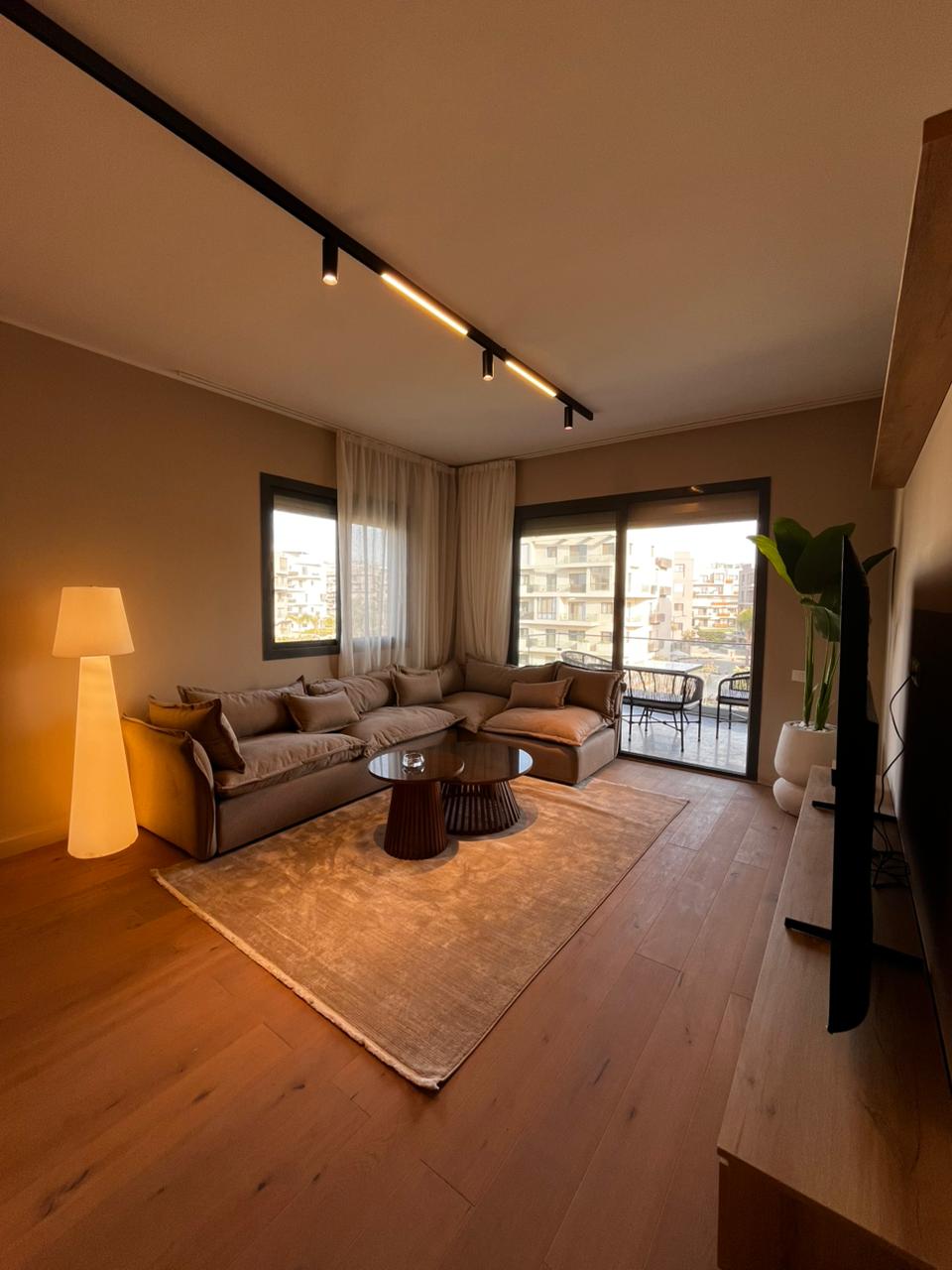 شقة للايجار المفروش الترا مودرن في فيليت