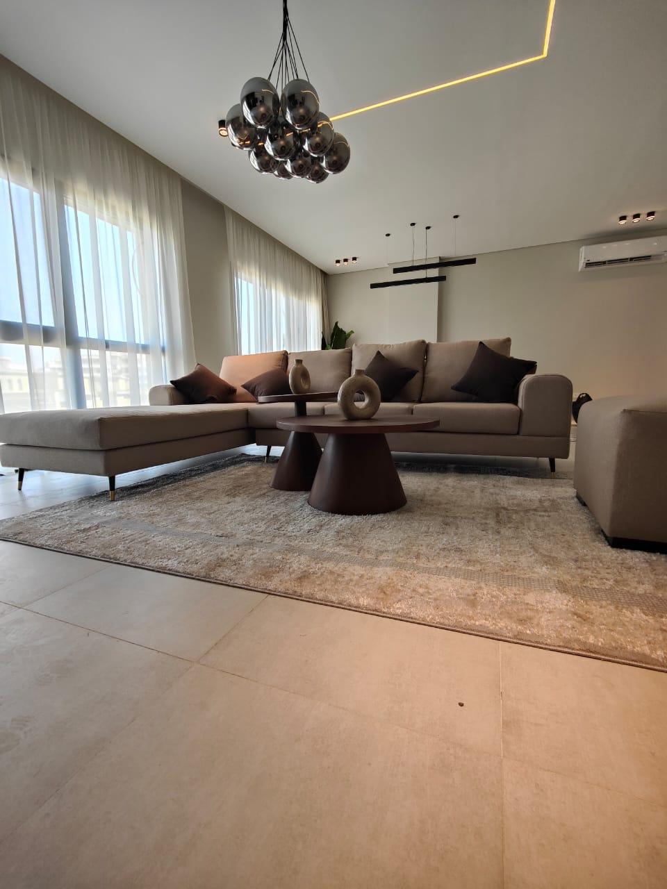 شقة 3غرف مفروش للايجار بافضل سعر في فيليت